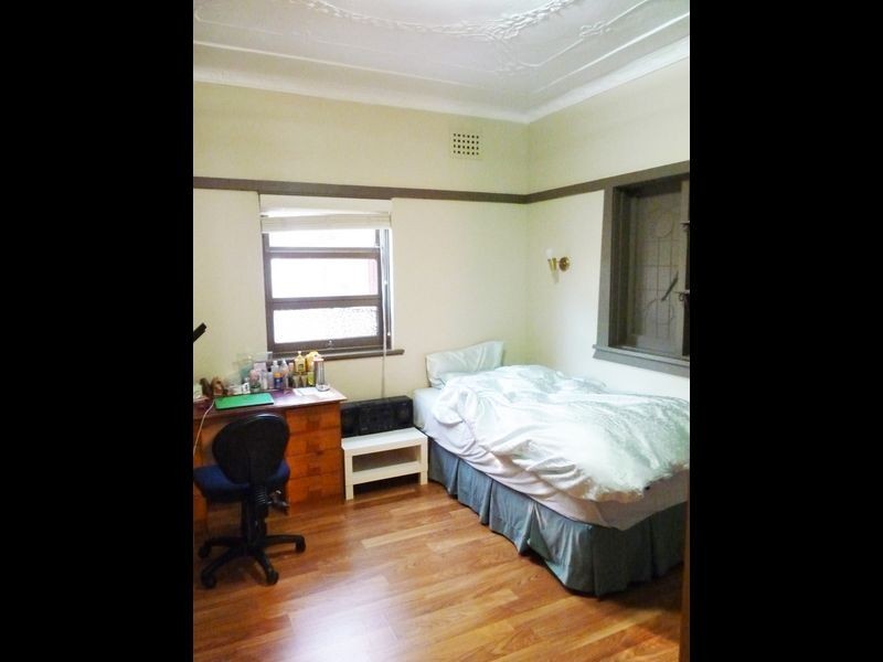 18 Auld Ave, Eastwood NSW 2122