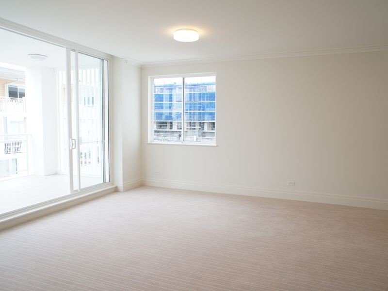 302/2 Rose Water Circuit, Breakfast Point NSW 2137