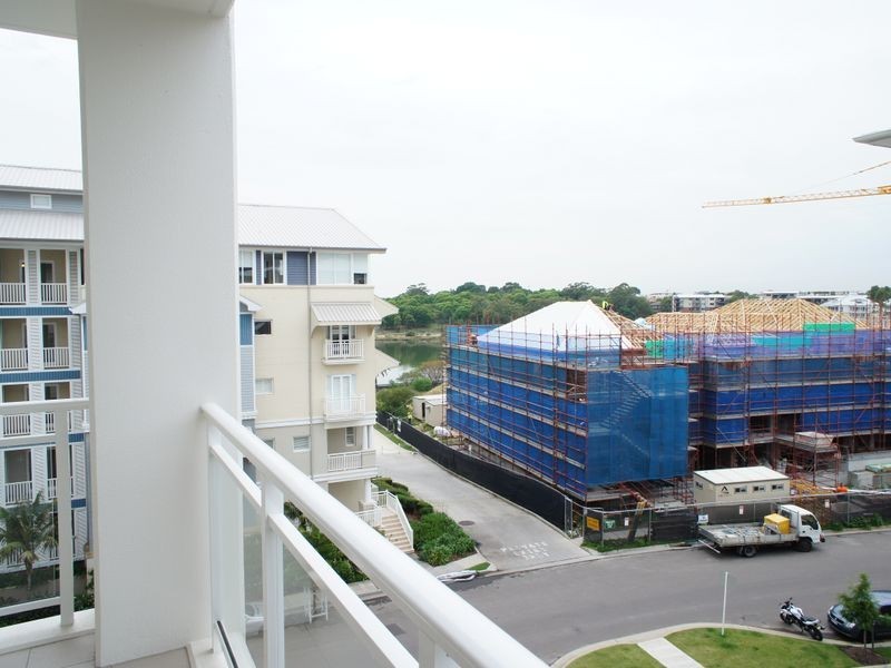 302/2 Rose Water Circuit, Breakfast Point NSW 2137