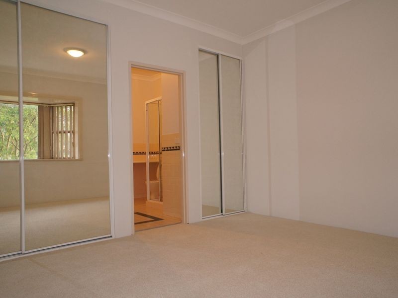 121/40 Strathalnyin Drive, Oatlands NSW 2117