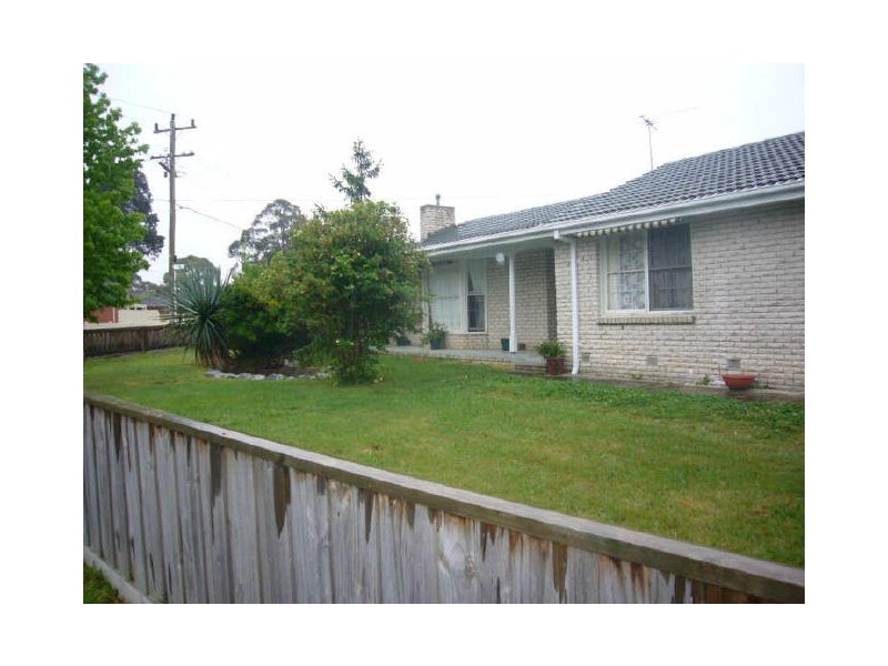 8 Long Street, Langwarrin VIC 3910