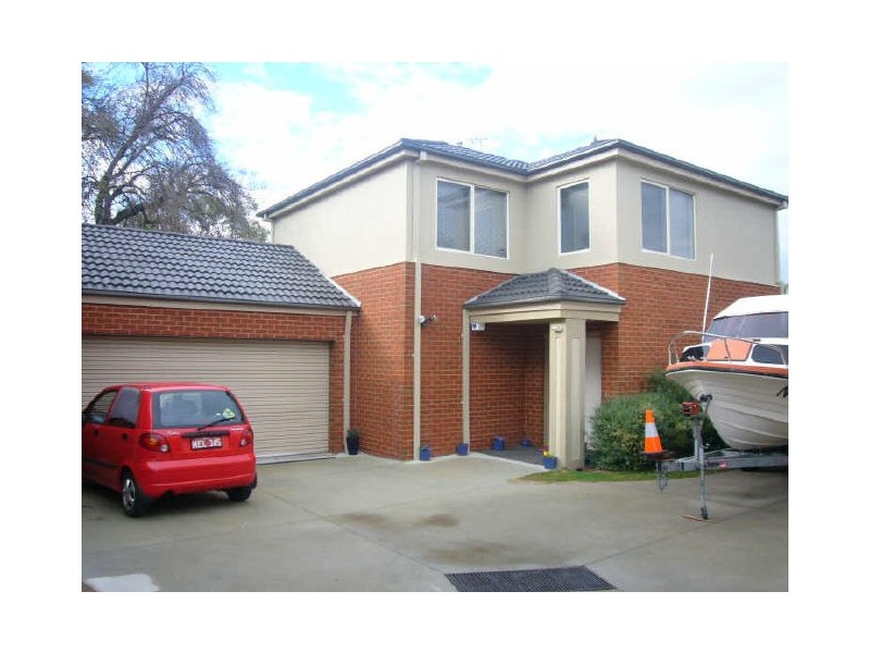 2/13 Gairloch Drive, Frankston VIC 3199