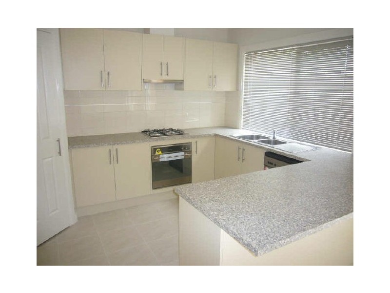 2/13 Gairloch Drive, Frankston VIC 3199