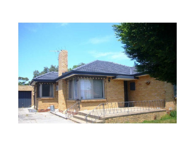 16 WAVE STREET, Frankston VIC 3199