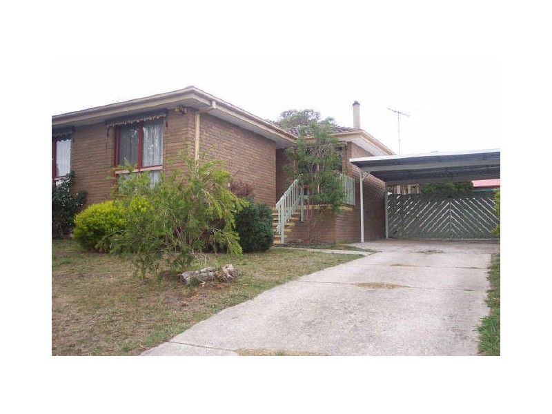 8 Acacia Wynd, Langwarrin VIC 3910