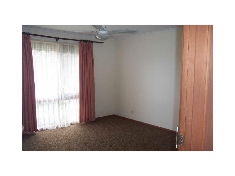 8 Acacia Wynd, Langwarrin VIC 3910