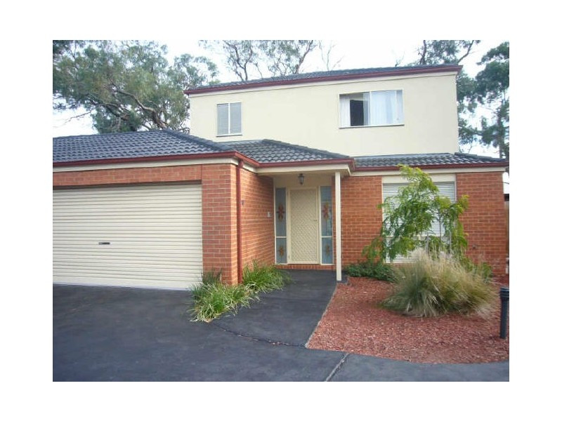 10/2 Edward Street, Langwarrin VIC 3910