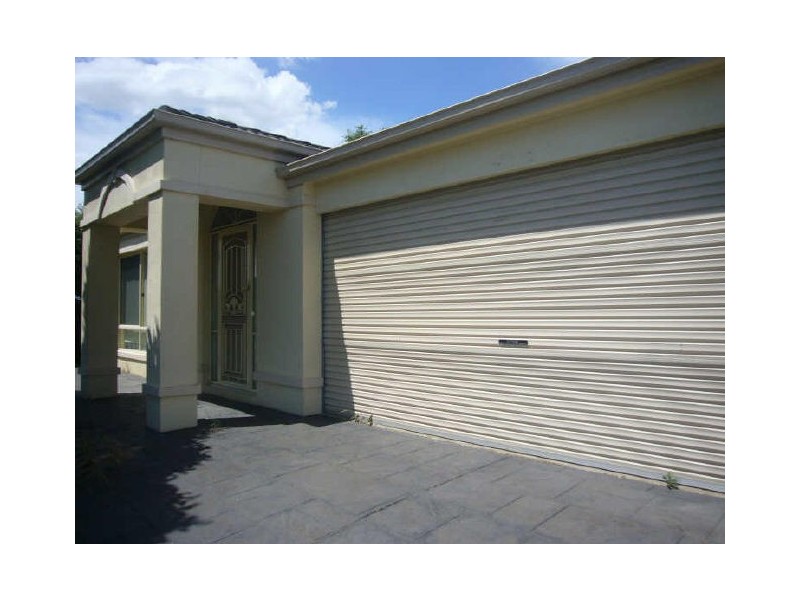 10 Henshaw Street, Langwarrin VIC 3910