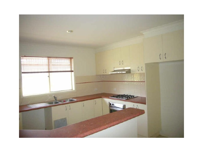 10 Henshaw Street, Langwarrin VIC 3910