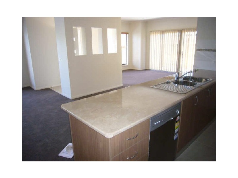 1/7 Lloyd Street, Langwarrin VIC 3910