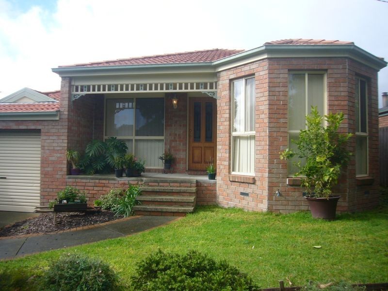 2b Ash Grove, Langwarrin VIC 3910