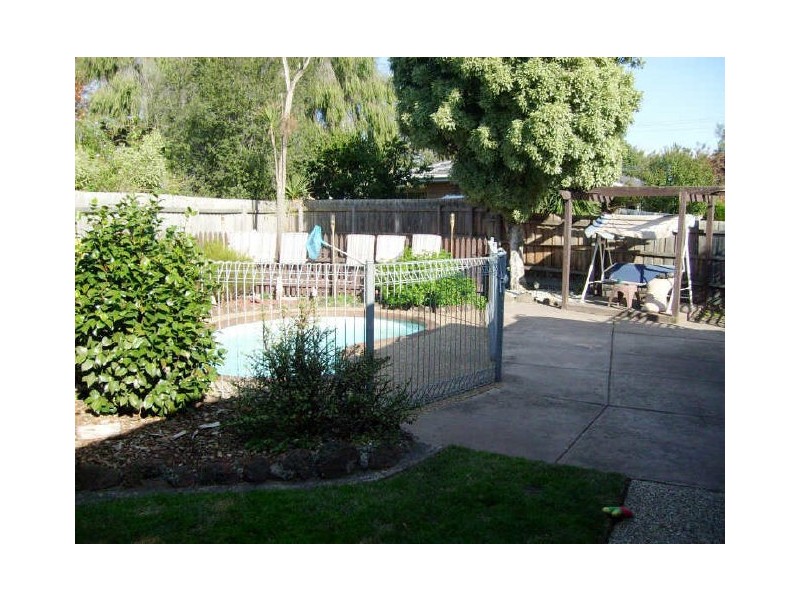 4 Santa Barbara Drive, Frankston VIC 3199