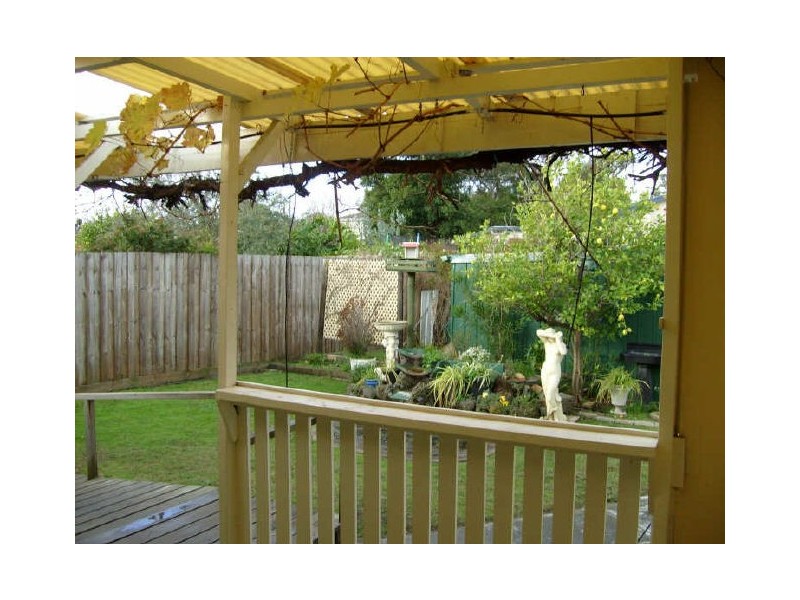 8 Frallon Crescent, Frankston VIC 3199