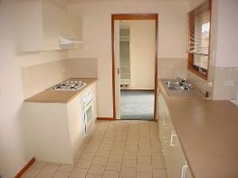 33 Dunn Crescent, Langwarrin VIC 3910