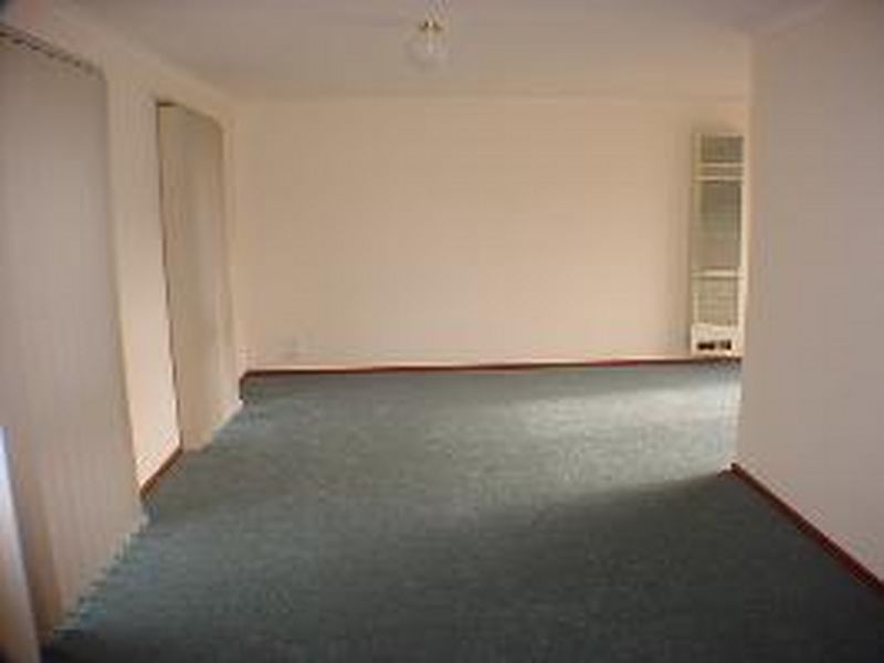 33 Dunn Crescent, Langwarrin VIC 3910