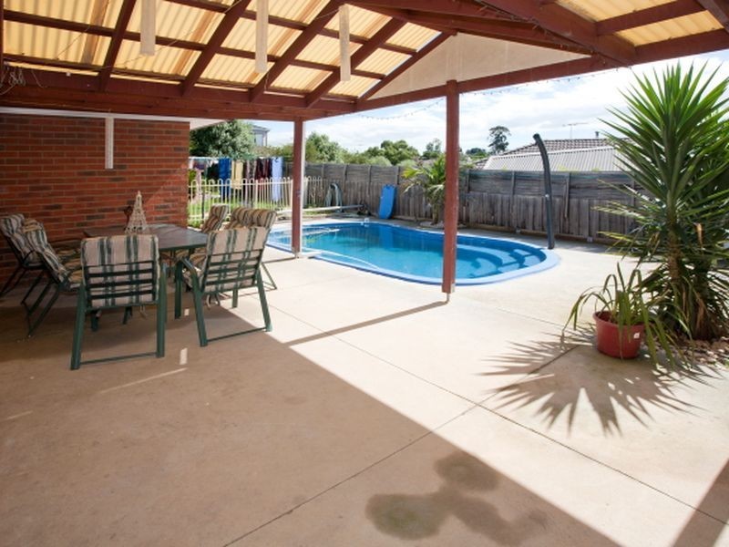 14 Grasswren Close, Langwarrin VIC 3910