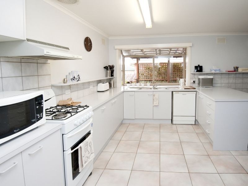 6 Ferndale Drive, Frankston VIC 3199