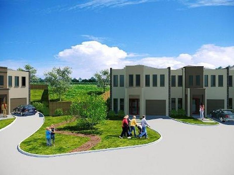 1-8/5 Temora Rise, Berwick VIC 3806