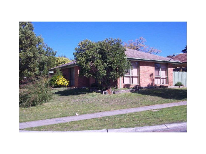 16 Lang Road, Langwarrin VIC 3910