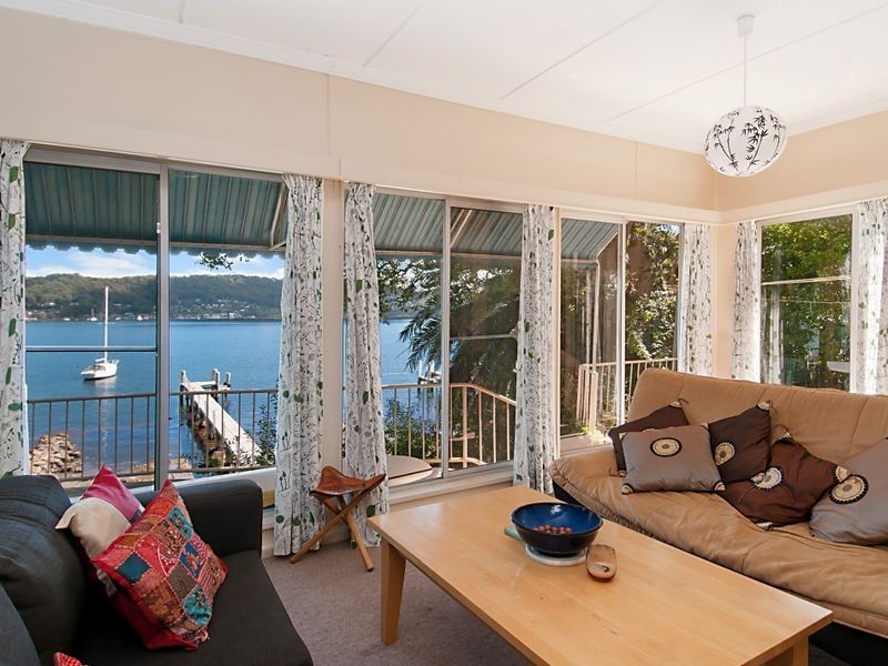 20 Albany Street, Point Frederick NSW 2250