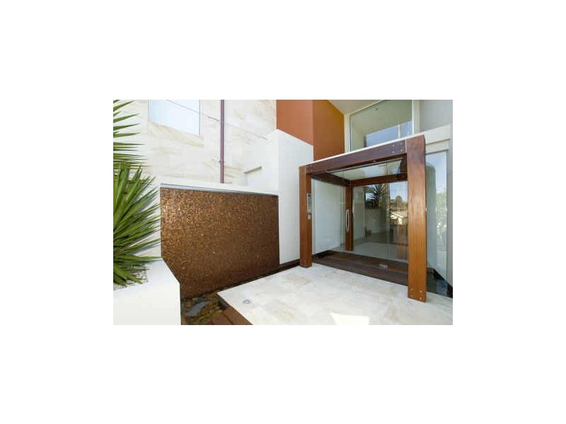 2/15 Painters Lane, Terrigal NSW 2260