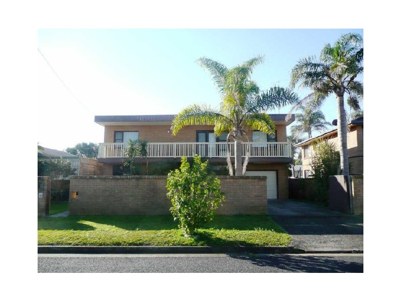 11 Arila Avenue, Wamberal NSW 2260