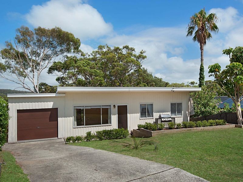 33 Hopetoun Street, Forresters Beach NSW 2260