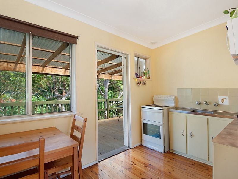 33 Hopetoun Street, Forresters Beach NSW 2260