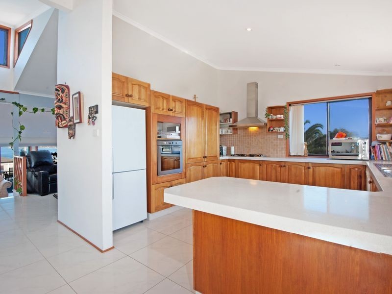 20 North Scenic Road, Forresters Beach NSW 2260