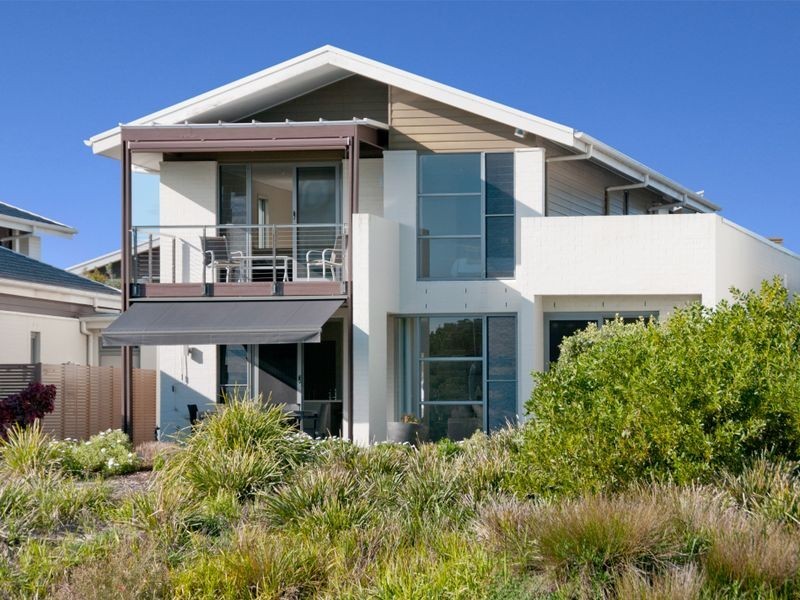 3 Pebble Beach Avenue, Magenta NSW 2261