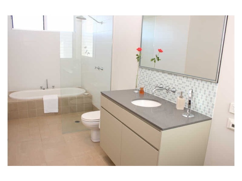 51 Ocean View Drive, Wamberal NSW 2260