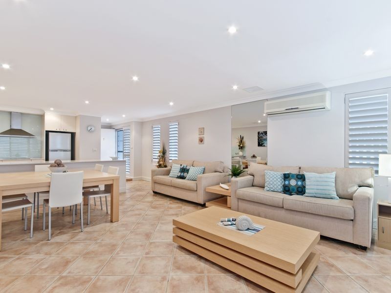 2/32 Campbell Crescent, Terrigal NSW 2260