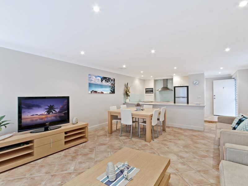 2/32 Campbell Crescent, Terrigal NSW 2260