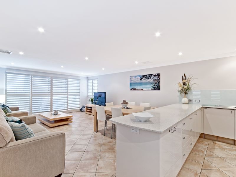 2/32 Campbell Crescent, Terrigal NSW 2260