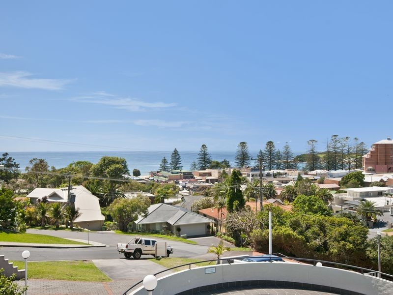2/32 Campbell Crescent, Terrigal NSW 2260