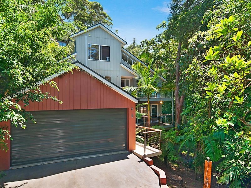 4 Easter Parade, North Avoca NSW 2260