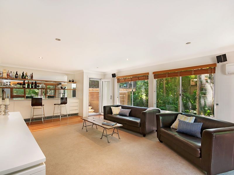 4 Easter Parade, North Avoca NSW 2260