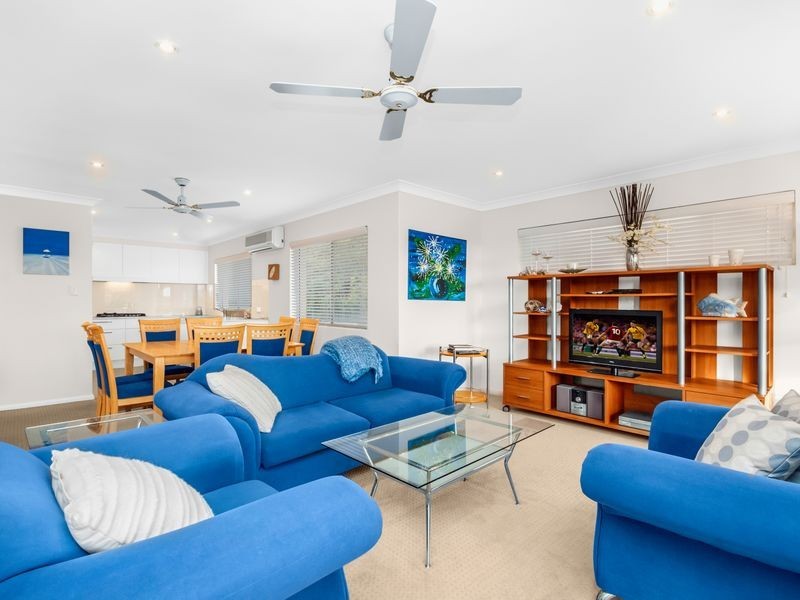 2/6 Smillie Avenue, Terrigal NSW 2260