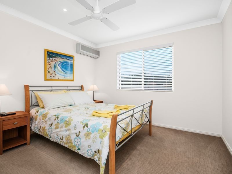 2/6 Smillie Avenue, Terrigal NSW 2260