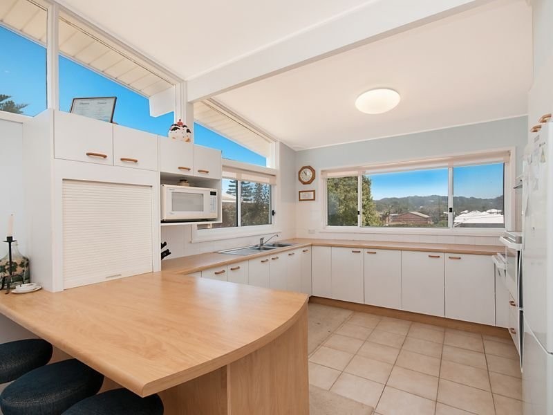 81 Ocean View Drive, Wamberal NSW 2260 LJ Hooker Terrigal Sold