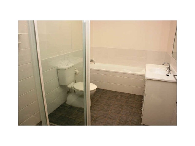 2/13 North Avoca Parade, North Avoca NSW 2260