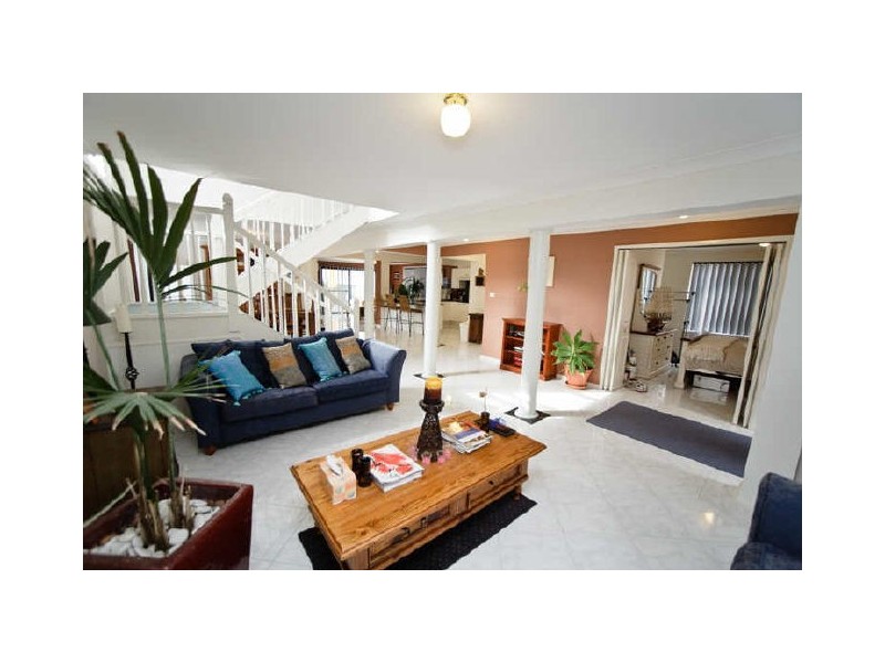 9 Woolybutt Cresent, Erina NSW 2250