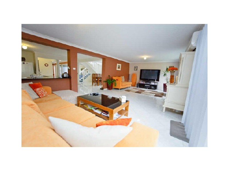 9 Woolybutt Cresent, Erina NSW 2250