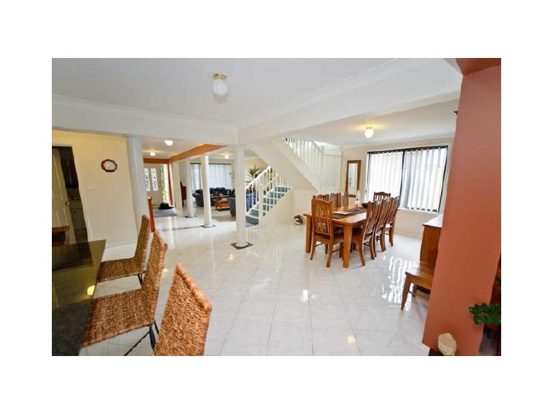 9 Woolybutt Cresent, Erina NSW 2250