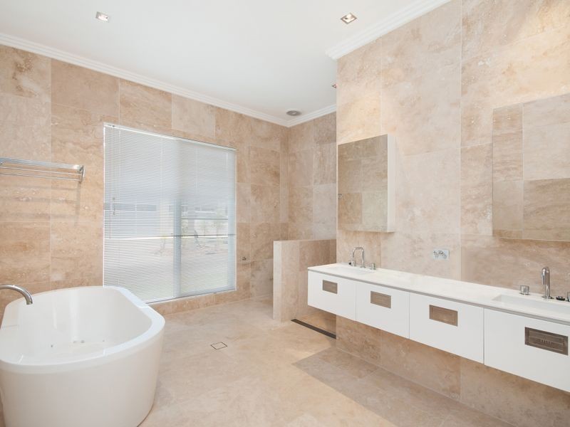 8 Bombi Road, Macmasters Beach NSW 2251