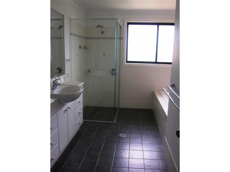 32F Caroline Street, East Gosford NSW 2250