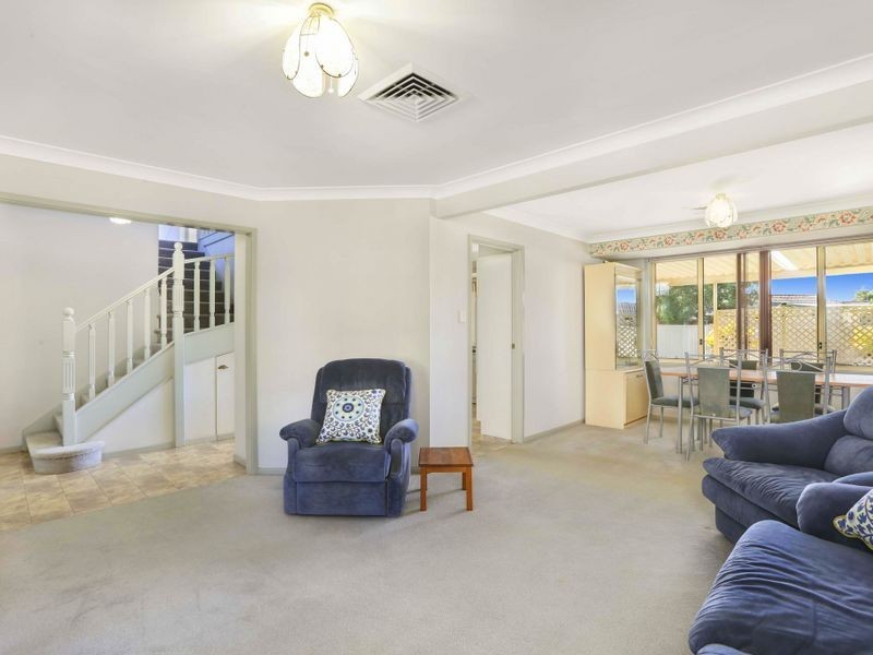 11 MacIntyre Street, Bateau Bay NSW 2261