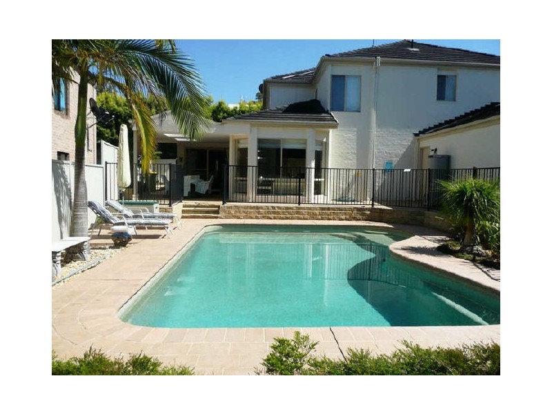 4 Woolybutt Cresent, Erina NSW 2250