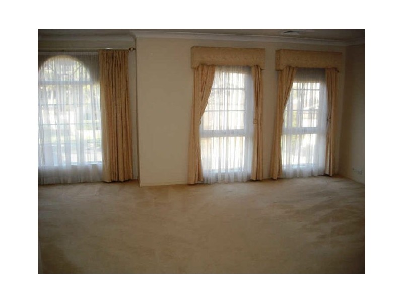 4 Woolybutt Cresent, Erina NSW 2250