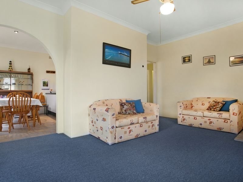 1/6 Wyuna Avenue, The Entrance North NSW 2261